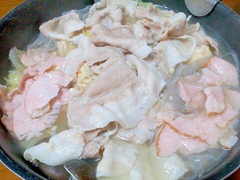 豚バラ肉とボンレスハムの水炊き